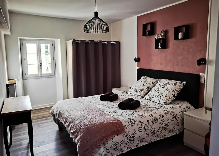 Oda ve Kahvaltı Je Soigne Mon Assiette Saint-Laurent-d'Arce